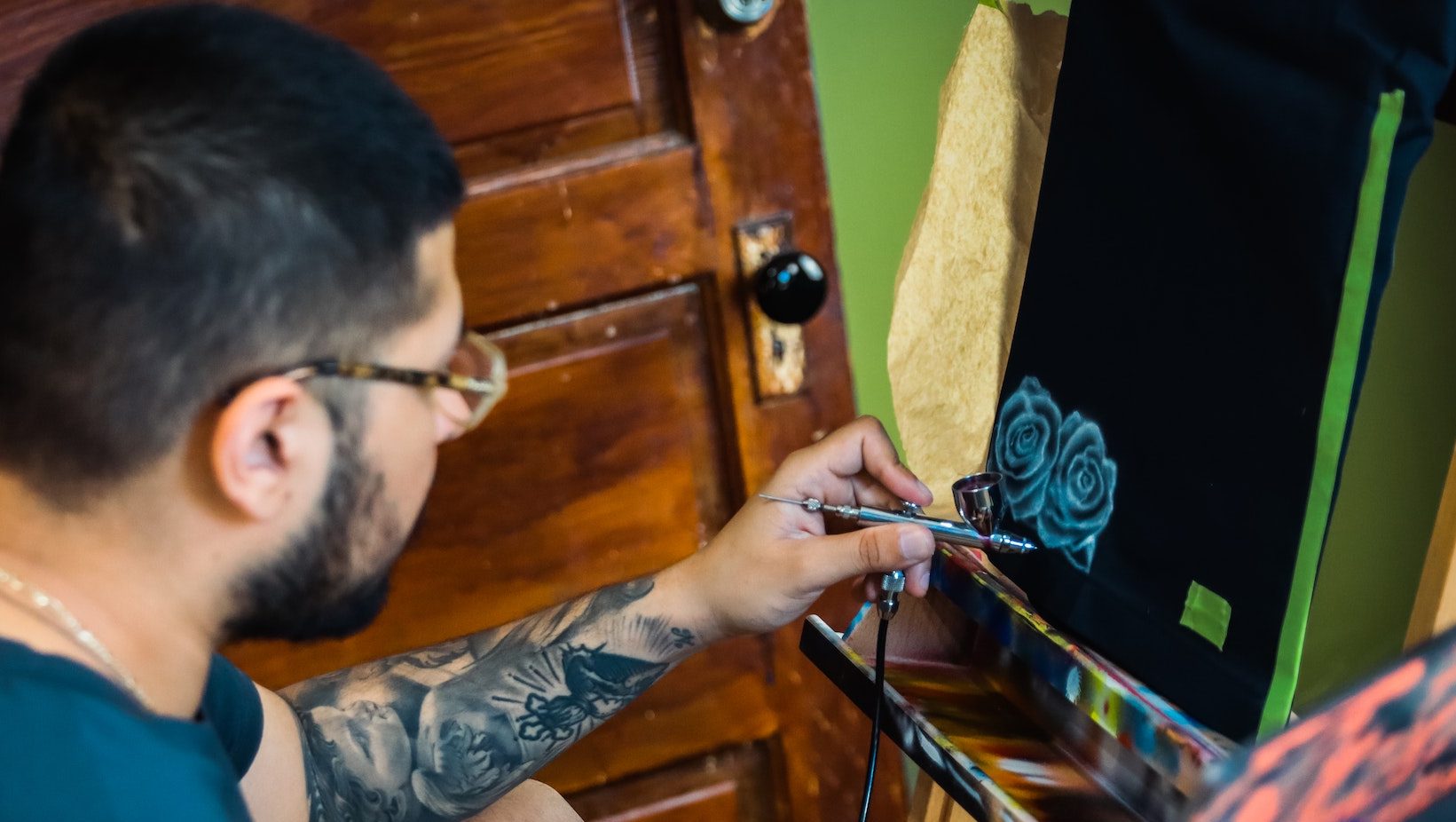 How to use an airbrush